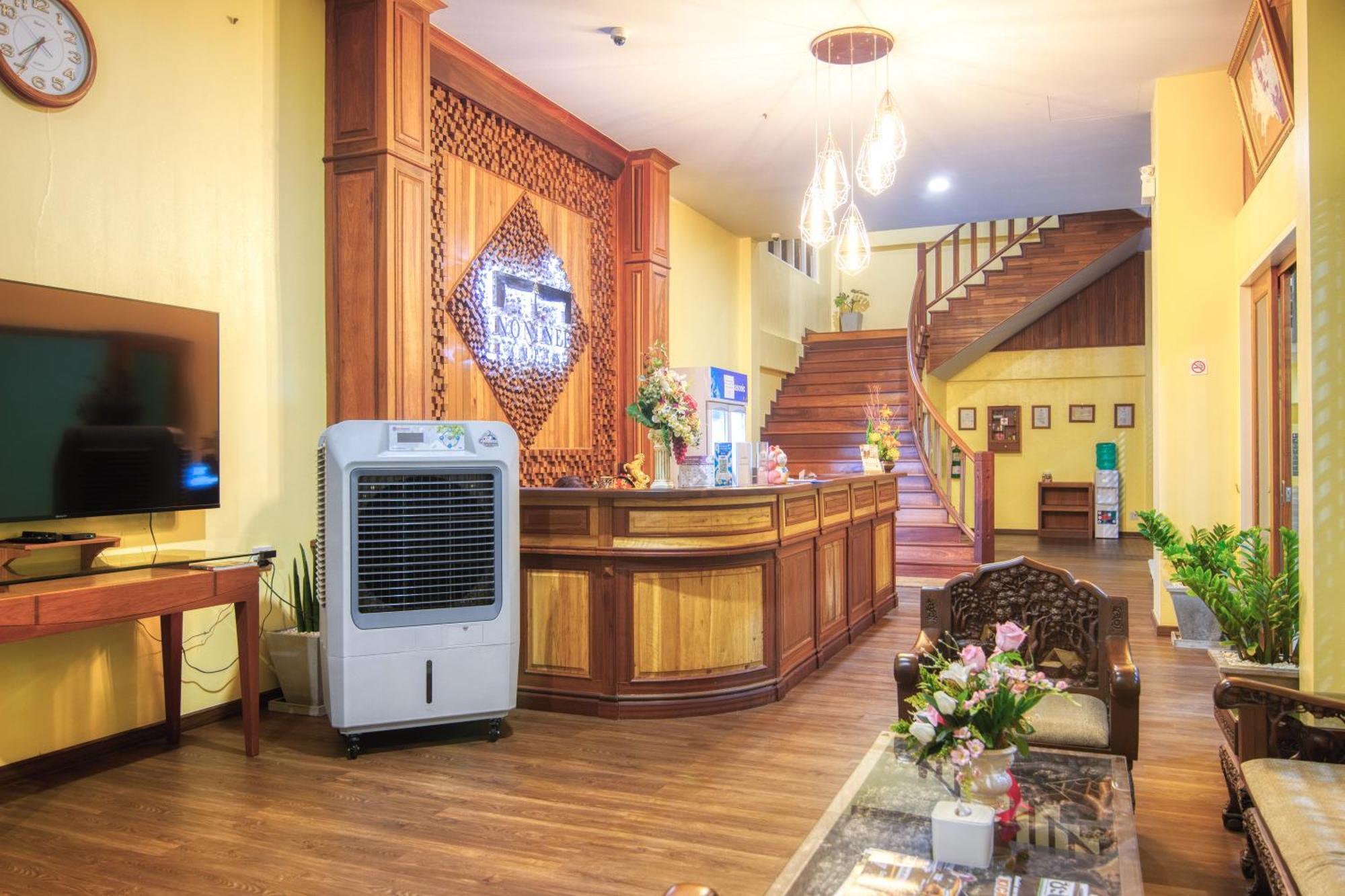 Nonnee Lampang Hotel ภายนอก รูปภาพ